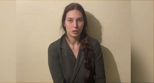 Кадр видео с извинениями Светланы Матухновой https://t.me/operdrain/30679