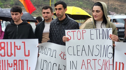 Активисты во время акции. Нагорный Карабах, 3 мая 2023 г. Фото Алвард Григорян для "Кавказского узла"