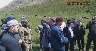 Участники схода в Дагестане потребовали провести дорогу к селу Кусур