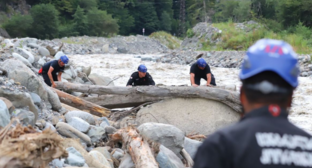 Спасатели ведут поиски в Шови. Фото с сайта МВД Грузии, http://www.police.ge/.