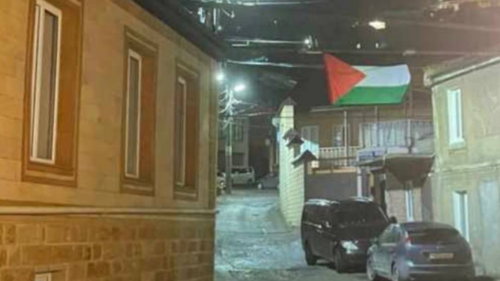 Флаг Палестины, как утверждается, в поселке Тарки. Скриншот фото от 19.10.23,https://t.me/utro_dagestan/14348