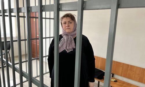Зарема Мусаева в суде. Скриншот фото в телеграм-канале "Бакар Янгулбаев"