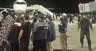 Беспорядки в аэропорту Махачкалы. 29 октября 2023 года. Кадр видео https://ru.euronews.com/2023/10/30/ru-russia-dagestan-airport-chaos