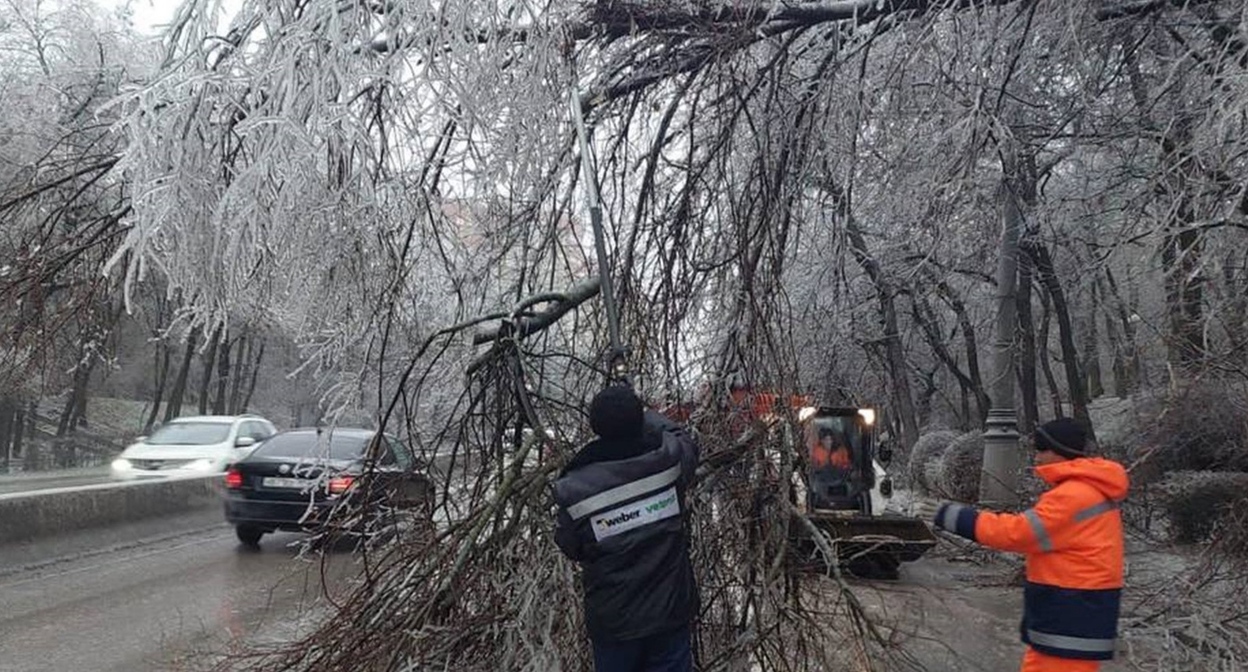 Последствия ледяного дождя в Ростове-на-Дону. Фото: администрация Ростова-на-Дону https://t.me/s/Rostov_Gorod_Admin/