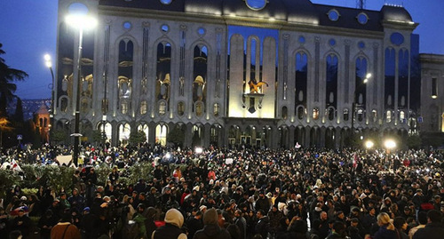 Акция протеста в Тбилиси. Фото: https://report.az/ru/v-regione/v-tbilisi-prohodit-akciya-protesta-protiv-novogo-kodeksa-oborony-gruzii/