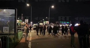 Беспорядки в аэропорту Махачкалы. Скриншот видео: RT / T.me