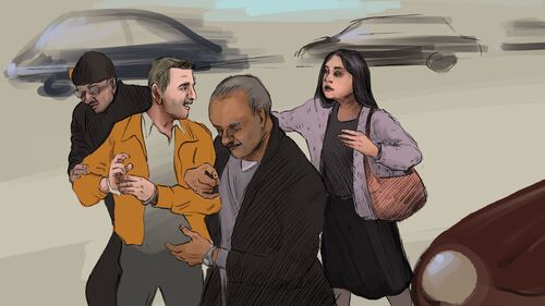 Айгюль Джафарова: "У меня на глазах трое людей в штатском поволокли Ильхамиза и затолкали в гражданский автомобиль". Иллюстрация Мейдан ТВ Айгюль Джафарова: "У меня на глазах трое людей в штатском поволокли Ильхамиза и затолкали в гражданский автомобиль". Иллюстрация Мейдан ТВ