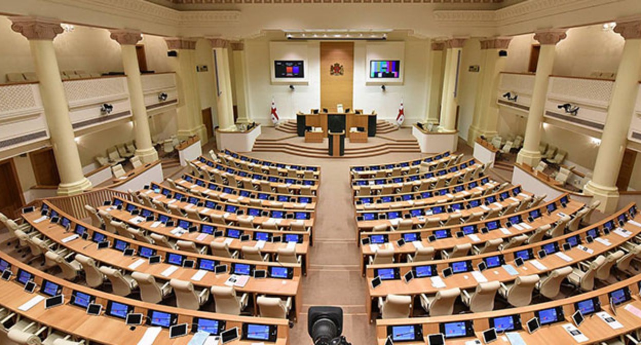 Парламент Грузии. Фото: Interpressnews.ge https://ru.wikipedia.org