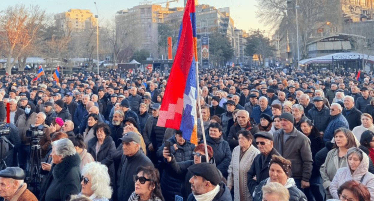 Участники митинга в Ереване. Скриншот фото Armenia Today от 29.02.24,https://t.me/armtoday/77262