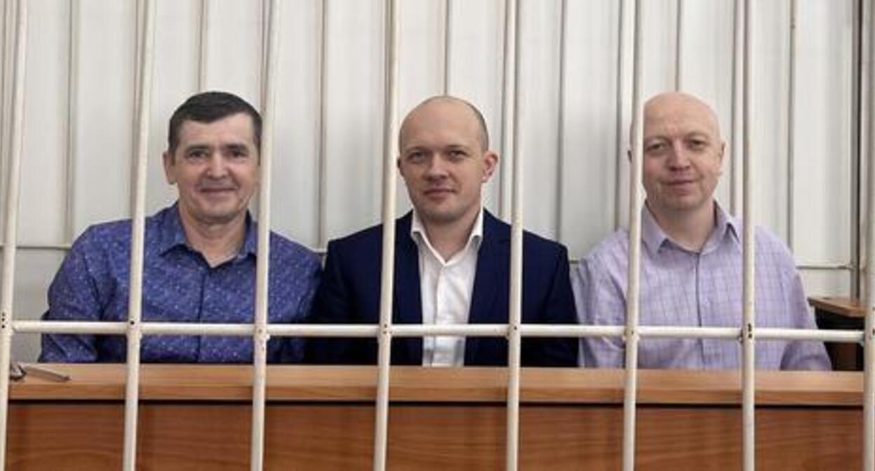 Сергей Косьяненко, Ринат Кирамов и Сергей Королёв (слева направо) в зале суда. Фото с сайта, где собраны сведения об уголовных делах в отношении российских Свидетелей Иеговы* 396 российских организаций Свидетелей Иеговы признаны экстремистскими