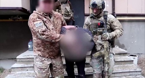 Кадр задержания подозреваемых в подготовке теракта в Дагестане. Фото: ФСБ России