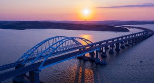 На Крымском мосту приостанавливалось движение