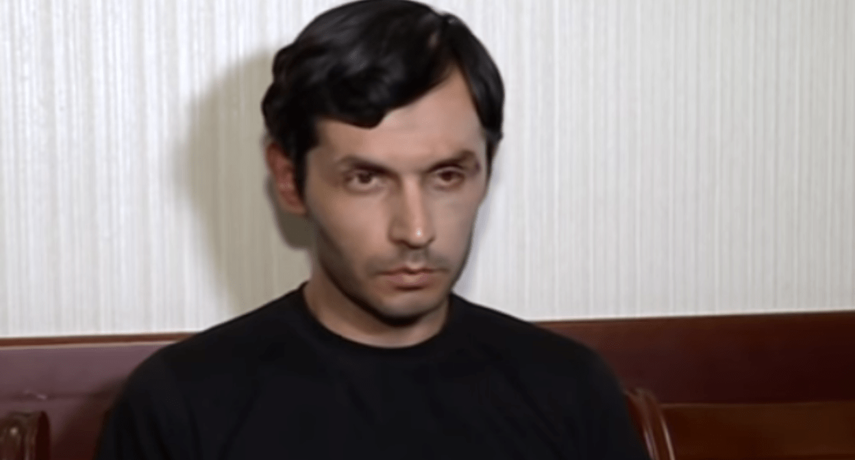 Юнис Сафаров. Стоп-кадр видео из YouTube-канала Xəzər Xəbər
от 06.07.2018, https://www.youtube.com/watch?v=uEl-MEWaRIYhttps://www.youtube.com/watch?v=uEl-MEWaRIY