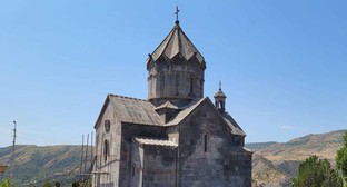 Аналитики в Баку отвергли обвинения в разрушении исторических памятников Карабаха