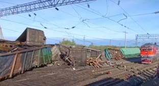 Грузовые вагоны сошли с рельсов под Волгоградом из-за постороннего вмешательства