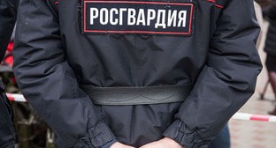 Росгвардеец. Фото Елены Синеок, "Юга.ру" Росгвардеец. Фото Елены Синеок, "Юга.ру"