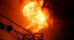 Пожар произошел на нефтезаводе в Туапсе после атаки дронов