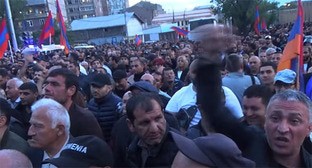 Акция протеста в Сардарапане. Скриншот видео "Кавказского узла" https://www.youtube.com/watch?v=CEw6d22CtpA