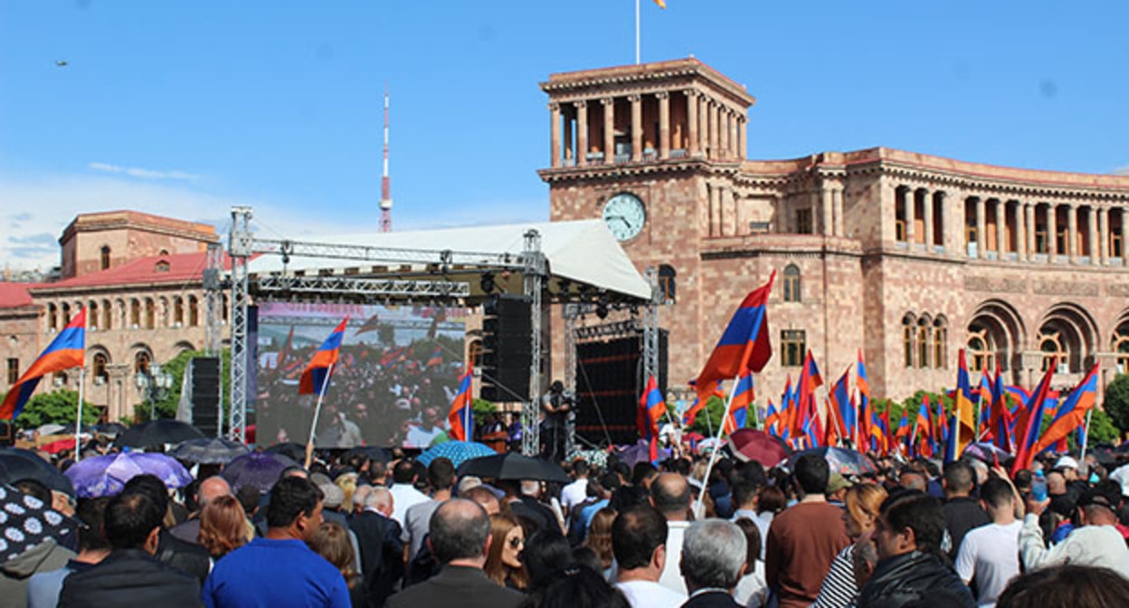 Участники митинга в Ереване. Май 2024 г. Фото Тиграна Петросяна для "Кавказского узла"