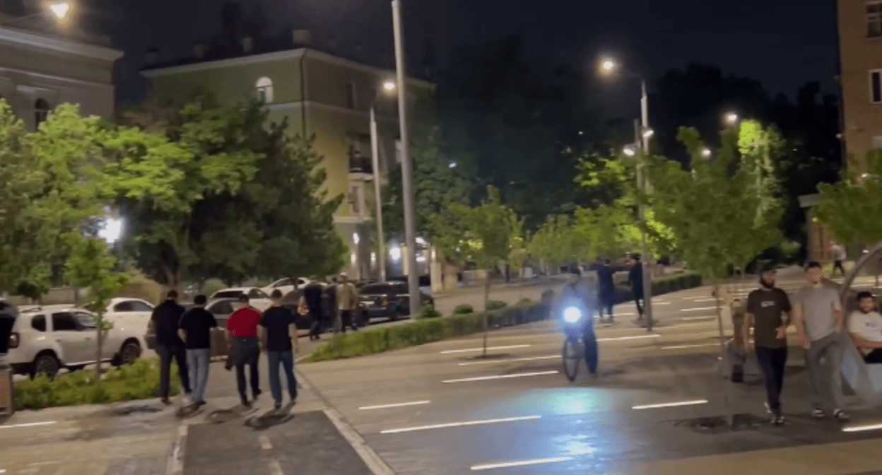 Обстановка на Университетской площади. Стоп-кадр видео РИА "Новости" от 24.06.24, https://t.me/rian_ru/250859
