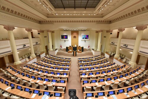 Парламент Грузии. Фото: https://www.interpressnews.ge https://ru.wikipedia.org/
