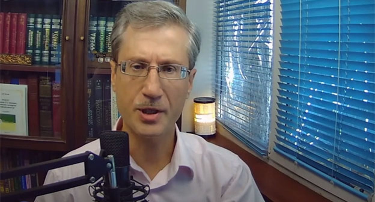 Роман Мельниченко. Скриншот видео sotavision
 https://www.youtube.com/watch?v=vTjc0ommIvY