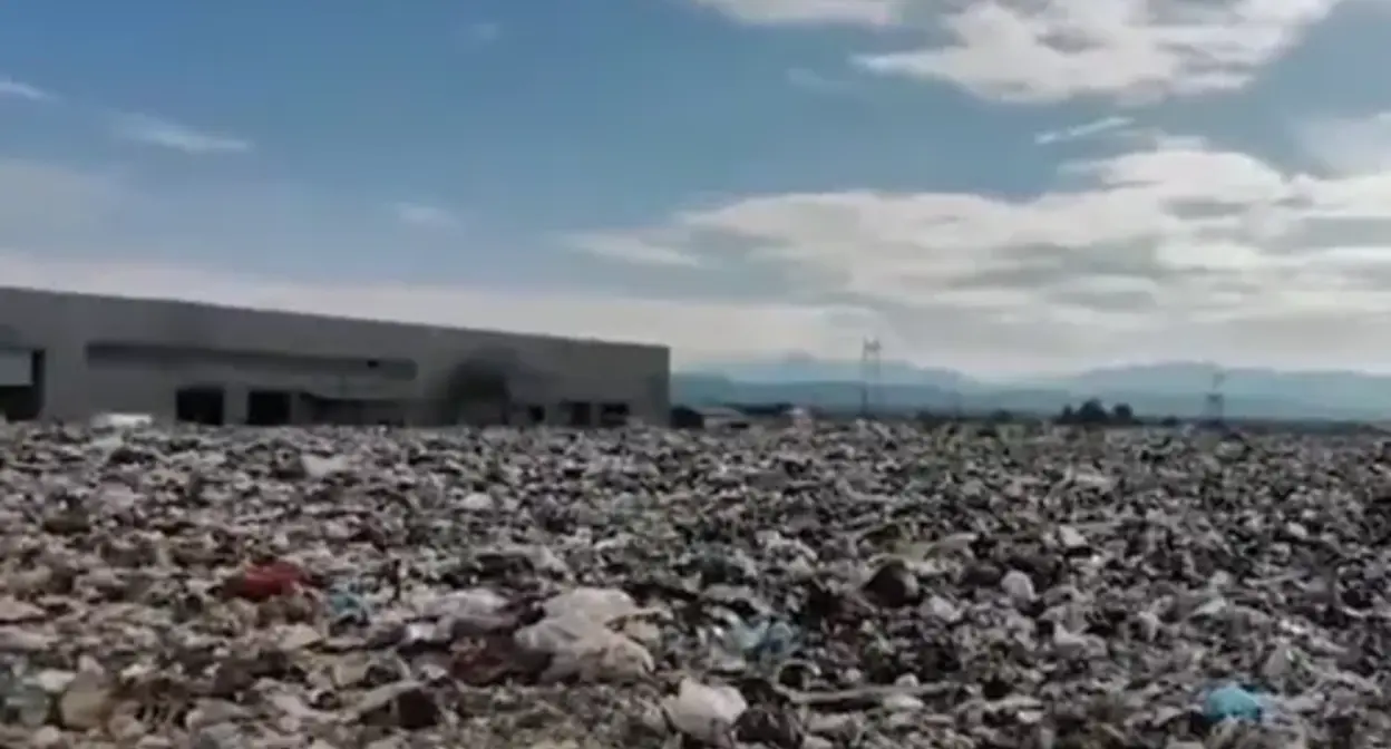 Мусорная свалка в селе Урвань. Фото: Телеграм-канал Mash Gor


