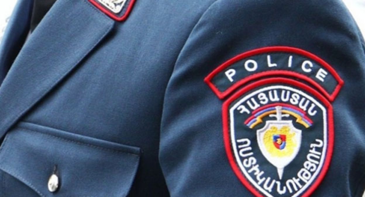 Полиция Армении. Фото: https://armedia.am/rus/news/59861/policiya-armenii-priziyvaet-zhurnalistov-nakhodyashchikhsya-na-meste-provedeniya-sobraniya-soblyudat-razumnuyu-distanciyu-novoe-zayavlenie.html

