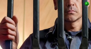 Осужденный. Иллюстрация создана «Кавказским узлом» с помощью ИИ в программе Photoshop
