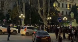 Акция протеста на проспекте Руставели в Тбилиси. 5 декабря 2024 г. Скриншот видео Телеграм-канала https://t.me/Tbilisi_life