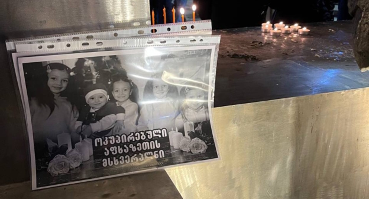 Фото погибших на акции протеста в Тбилиси, стоп-кадр видео https://t.me/Tbilisi_life/35616