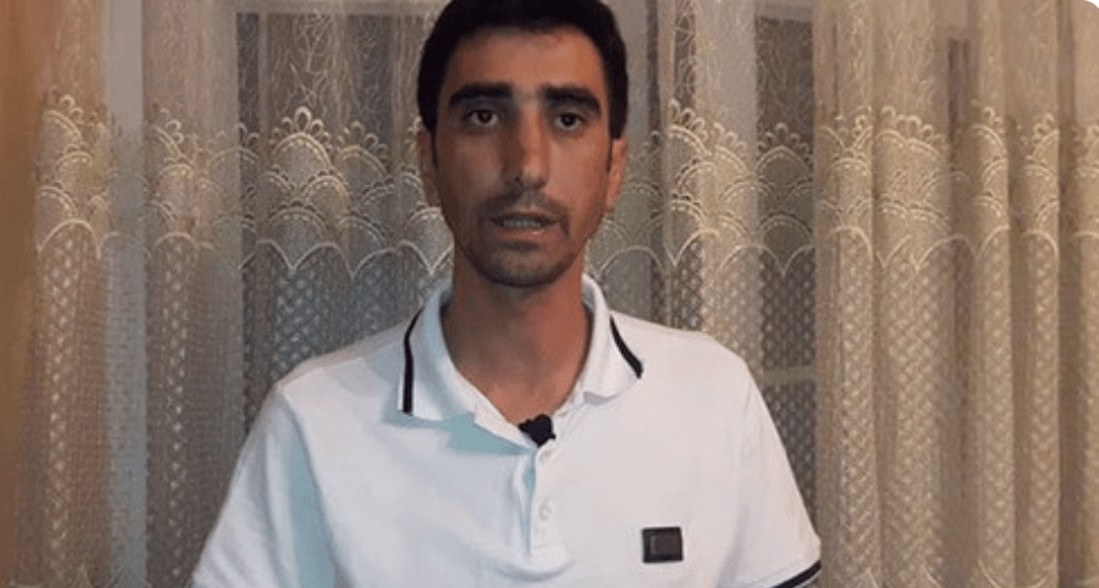 Теймур Керимов. Скриншот фото https://modern.az/az/news/203416/jurnalist-teymur-kerimov-aksiyani-dayandirdi