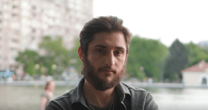 Нурлан Гахраманлы. Скриншот фото с сайта Meydan TV от 20.02.25, https://www.meydan.tv/ru/article/po-delu-mejdan-tv-zaderzhan-zhurnalist-nurlan-libre/