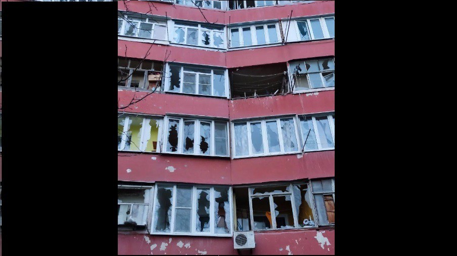 Дом на улице Лизы Чайкиной в Таганроге после ночной атаки БПЛА. Скриншот из поста телеграм-канала "Ростов сегодня" https://t.me/+GJNYyQvttfFhMDky