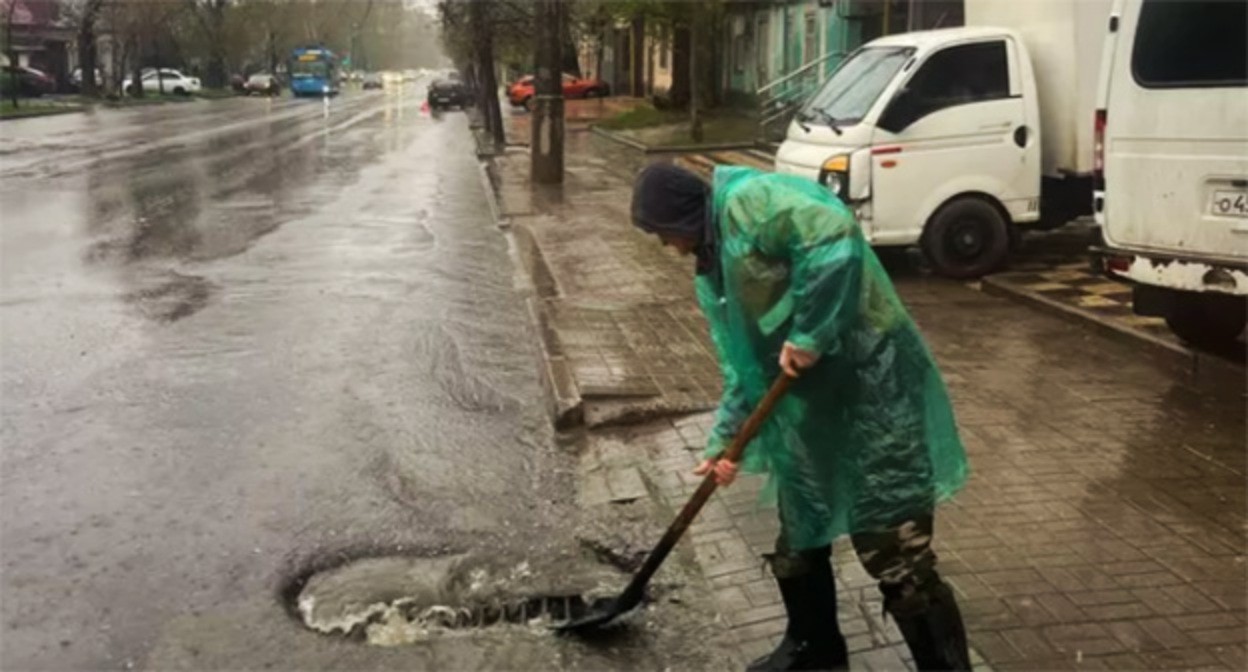 Затопление улиц Махачкалы. 15 апреля 2025 г. Фото: пресс-служба администрации города Махачкалы