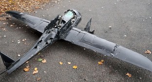 Обломки БПЛА. Иллюстрация создана "Кавказским узлом" с помощью ИИ в программе Photoshop