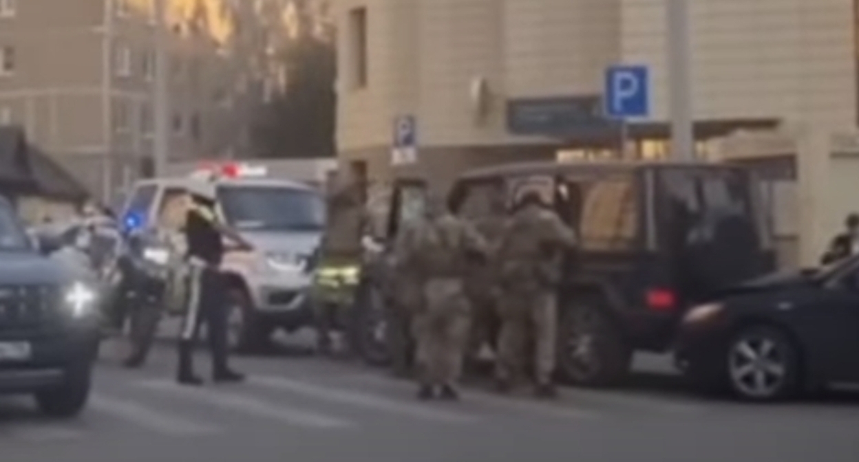 Задержание Шихлинского. Кадр видео в Telegram-канале "Злой Екатеринбург".