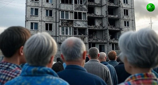 Люди стоят возле разрушенного дома. Иллюстрация 