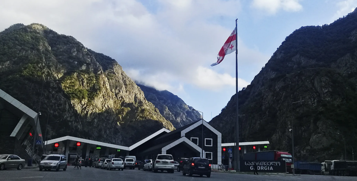 КПП "Дариали". Скриншот фото https://www.drive2.ru/b/515712461064635009/