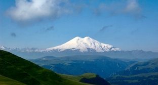 Эльбрус. Фото: Konstantin Malanchev. Flickr https://ru.wikipedia.org/