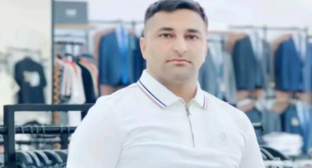 Ильхами Насибов. Скриншот фото Caliber.Az от 17.08.25,https://caliber.az/post/policiya-arestovala-skandalnogo-blogera-zhurnalista