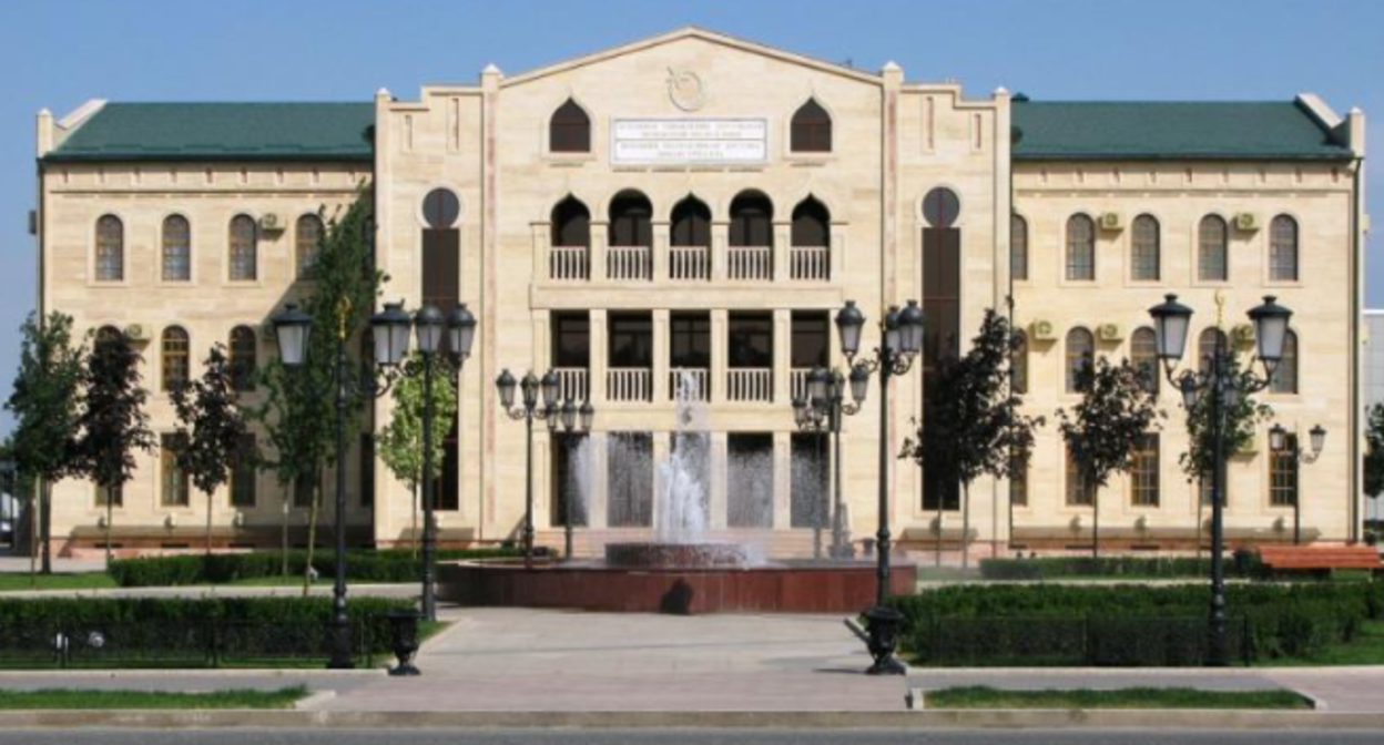 ДУМ Чечни. Скриншот фото "Грозный-информ" от 14.08.25, https://www.grozny-inform.ru/news/society/174378/.