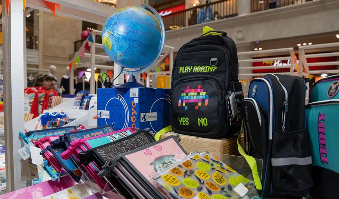 Школьные принадлежности. Скриншот фото https://avatars.dzeninfra.ru/get-zen_doc/198002/pub_62ea5b3c5aea8202f0a1ac0c_62ea5b5a986f52258c95c8b0/scale_1200ю