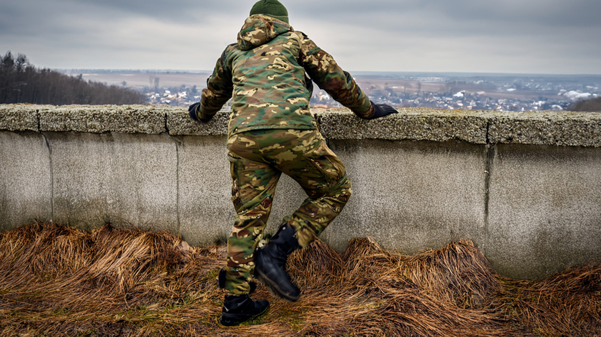 Военный на СВО. Иллюстрация создана «Кавказским узлом» с помощью ИИ в программе Copilot
