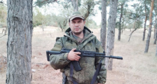 Ефим Кочетов. Скриншот фото из Telegram-канала администрации Енотаевского района от 13.09.25, https://t.me/enotaevskiy_rayon/9745