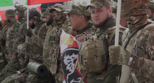 Бойцы в аэропорту Грозного. Скриншот фото из Telegram-канала Рамзана Кадырова от 17.09.25, https://t.me/RKadyrov_95/6010