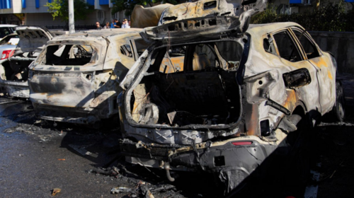 Поврежденные машины в Новороссийске. Скриншот фото оперштаба Кубани от 24.09.25, https://t.me/opershtab23/14179?single