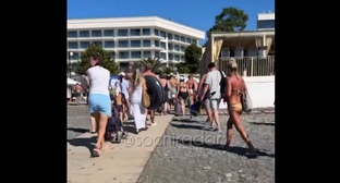 Evacuation from the beach 