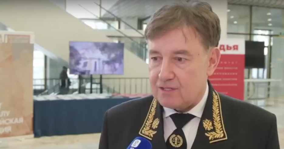 Виктор Момотов. Стоп-кадр видео журнала "Судья", https://vkvideo.ru/video-211040710_456239053?ref_domain=yastatic.net