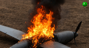 БПЛА горит. Иллюстрация создана «Кавказским узлом» с помощью ИИ в программе Copilot